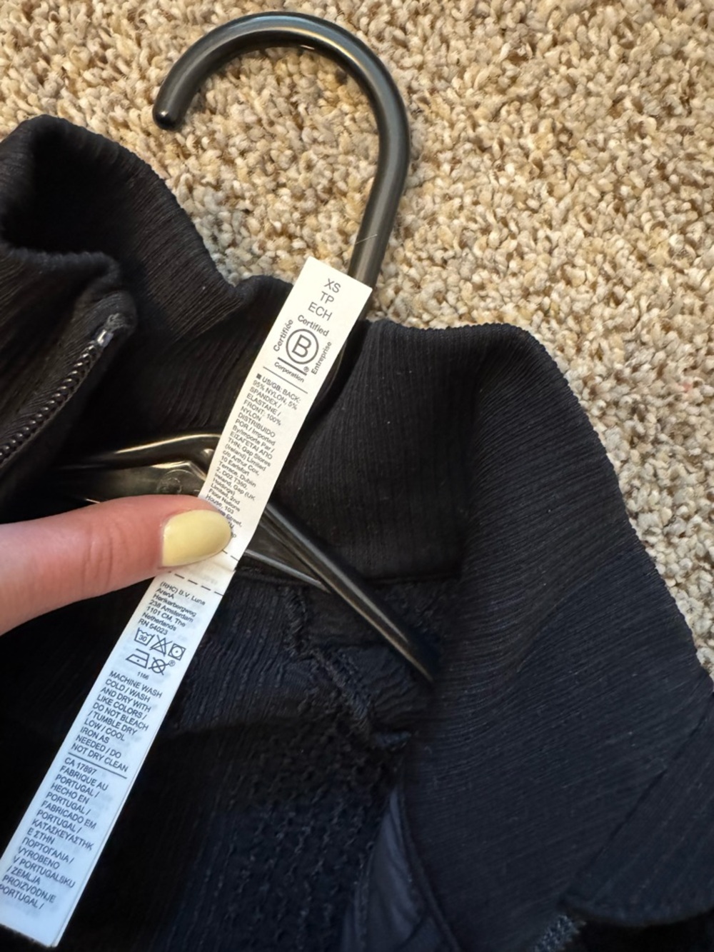 Athleta Black Quilted Hybrid Puffer Jacket - Picture 3 of 4